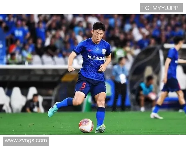 朱辰杰精彩头球攻门助力球队逆转胜利展现超强空中能力 朱辰杰精彩头球攻门助力球队逆转胜利展现超强空中能力